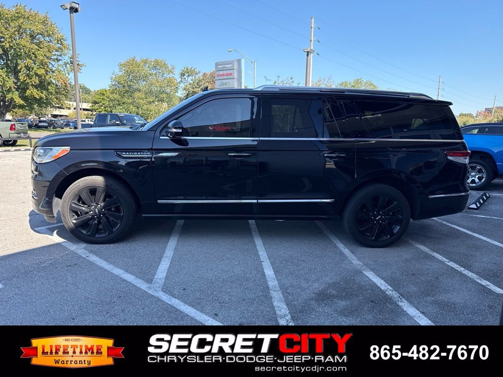 Used 2024 Lincoln Navigator L Reserve AWD/4WD image 4