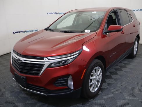 Used 2024 Chevrolet Equinox LT w/ LPO, Floor Liner Package FWD image 12