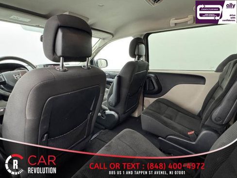 Used 2019 Dodge Grand Caravan SE w/ UConnect Hands-Free Group FWD image 33