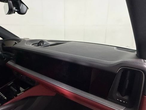 Used 2025 Porsche Cayenne S AWD/4WD image 32