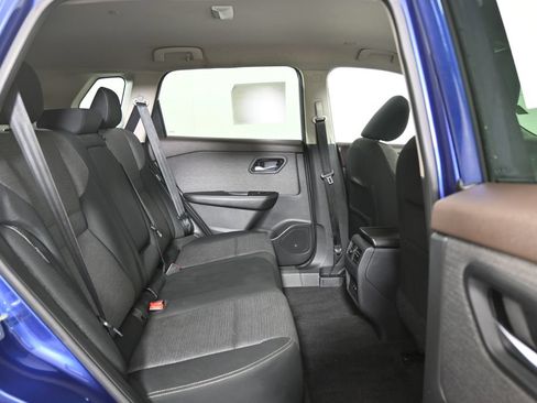 Used 2022 Nissan Rogue SV AWD/4WD image 15