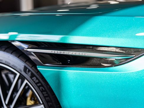 Used 2025 Aston Martin DB12 Volante image 3