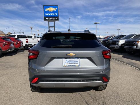 Used 2026 Chevrolet Trax LT w/ LT Convenience Package image 7