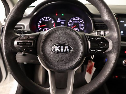 Used 2019 Kia Rio S image 3