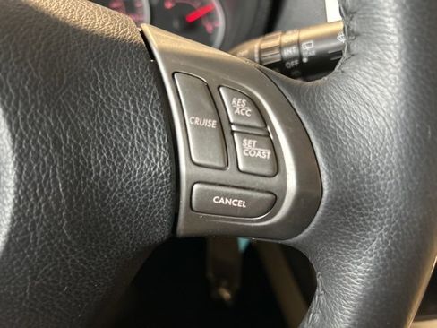 Used 2010 Subaru Impreza 2.5i Premium image 9