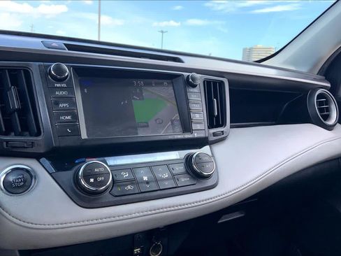 Used 2016 Toyota RAV4 Limited FWD image 34