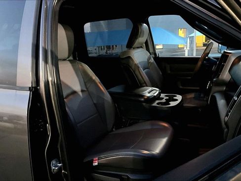 Used 2021 RAM 2500 Tradesman w/ Chrome Appearance Group AWD/4WD image 7