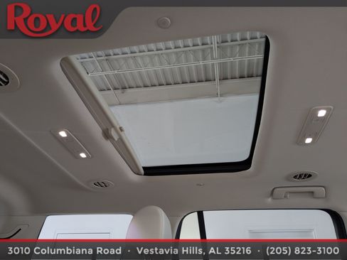 Used 2021 GMC Acadia Denali w/ Denali Ultimate Package AWD/4WD image 11