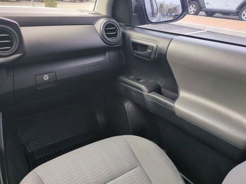 Used 2019 Toyota Tacoma SR w/ SR Convenience Package image 17