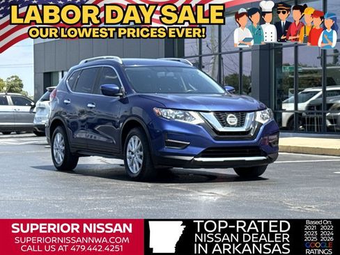 Used 2018 Nissan Rogue SV FWD image 1