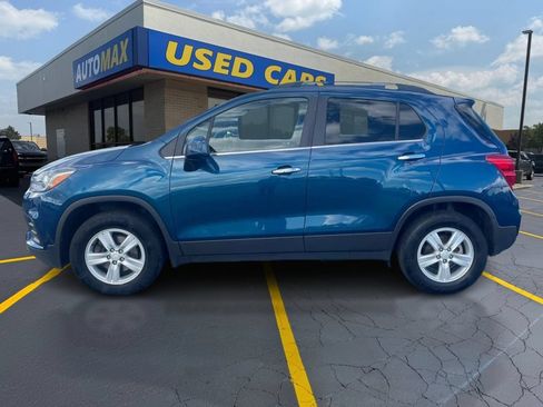Used 2020 Chevrolet Trax LT w/ Sun & Sound Package AWD/4WD image 8