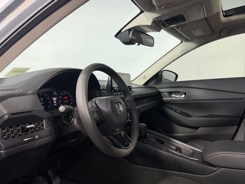 Used 2025 Honda Accord SE image 19