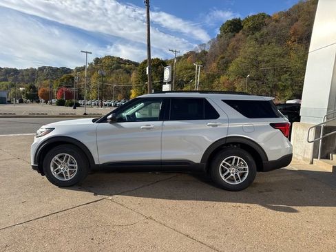 New 2026 Ford Explorer Active image 4