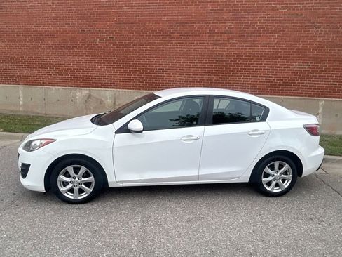 Used 2010 MAZDA MAZDA3 i Touring FWD image 2