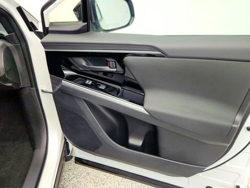 Used 2024 Subaru Solterra image 25