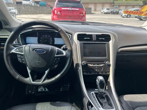 Used 2014 Ford Fusion SE w/ Equipment Group 202A FWD image 13