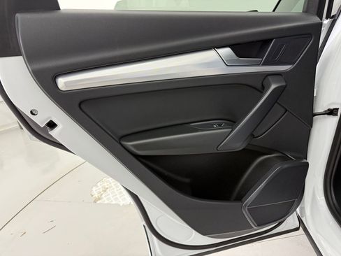 Certified 2025 Audi Q5 2.0T Premium image 15