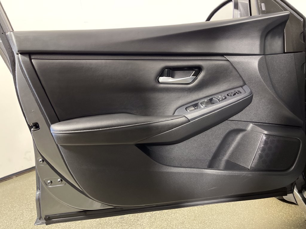 Used 2023 Nissan Sentra SV FWD image 17
