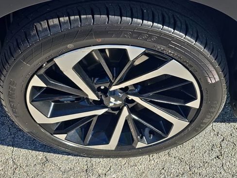 Used 2023 Mitsubishi Outlander SE image 9