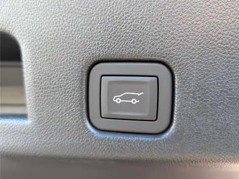 New 2026 Chevrolet Traverse LT image 10