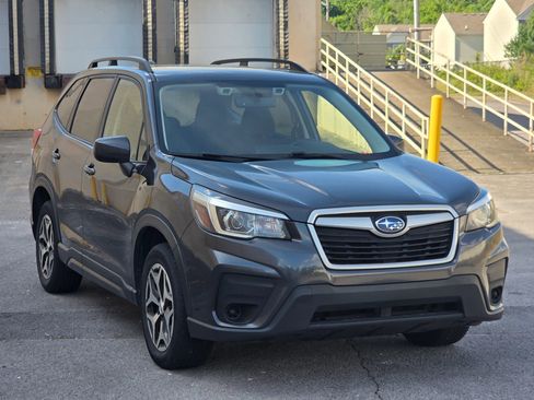 Used 2019 Subaru Forester Premium AWD/4WD image 3