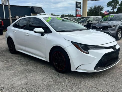 Used 2021 Toyota Corolla LE FWD image 2