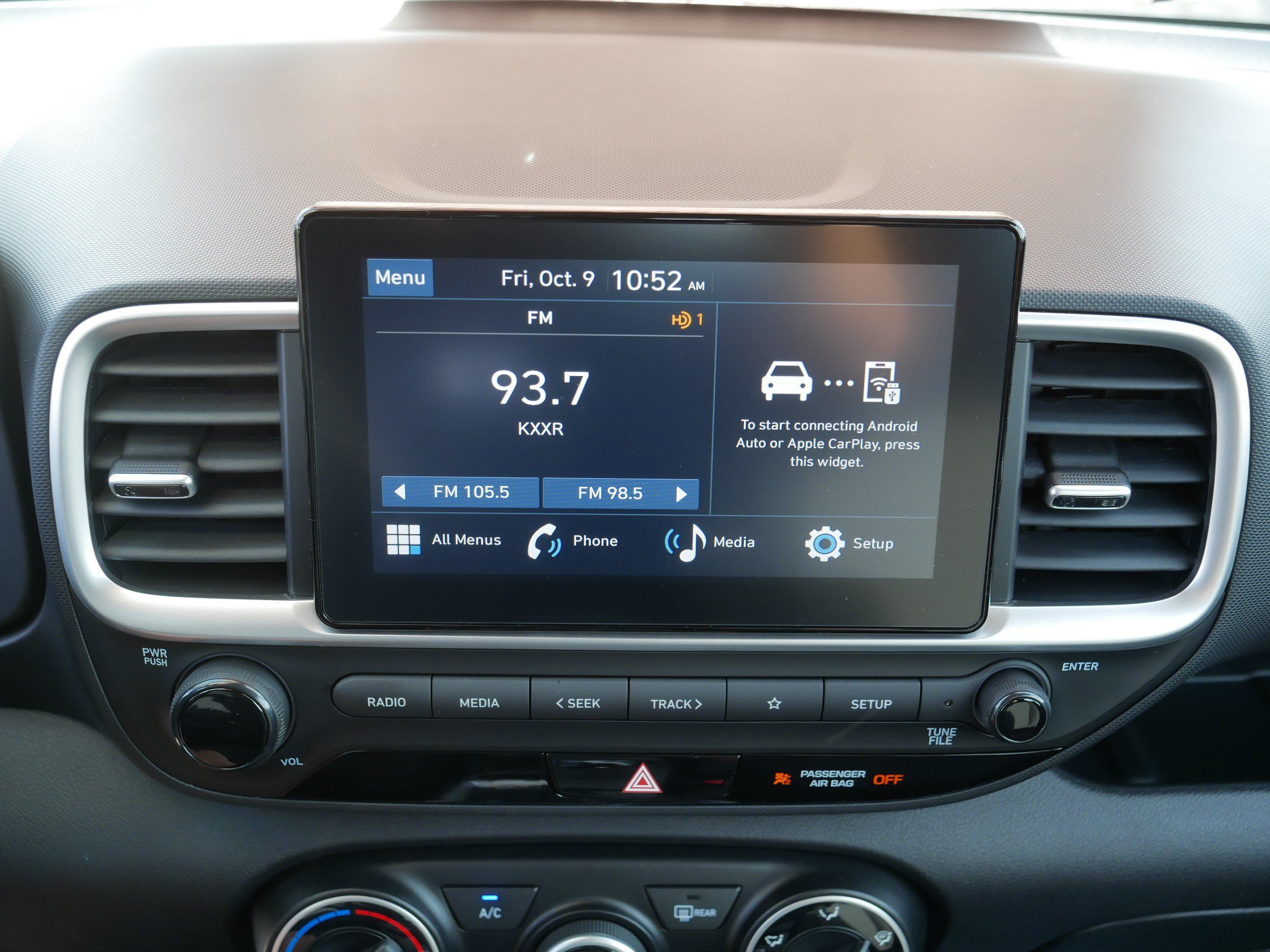 Used 2023 Hyundai Venue SE FWD image 29