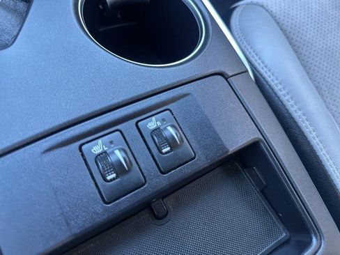 Used 2017 Toyota Camry XSE image 19