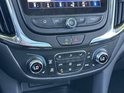 Used 2022 Chevrolet Equinox LT AWD/4WD image 28