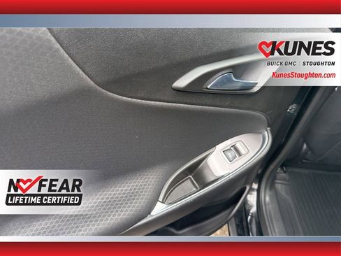 Used 2017 Chevrolet Malibu LT image 36