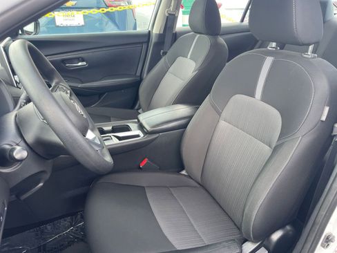 Used 2025 Nissan Sentra SV image 36