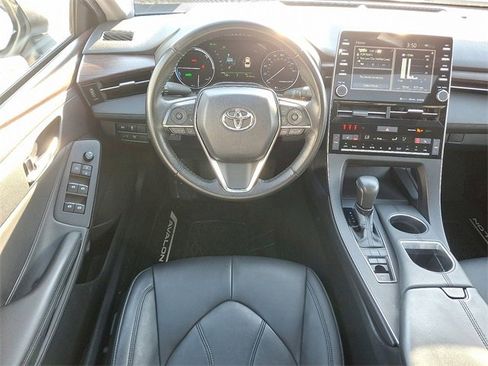 Used 2019 Toyota Avalon XLE image 11