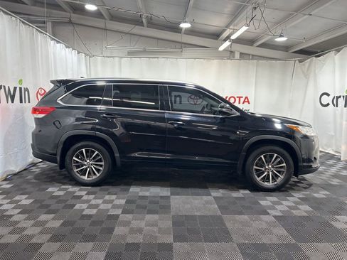 Used 2017 Toyota Highlander XLE image 10