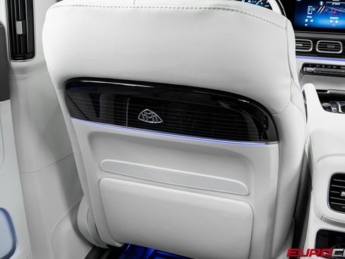 Used 2025 Mercedes-Benz Maybach GLS 600 4MATIC image 26