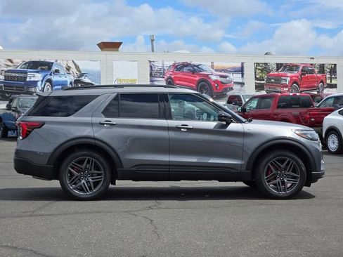 New 2026 Ford Explorer ST-Line w/ ST-Line Street Pack AWD/4WD image 3