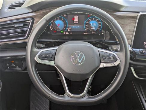 Used 2024 Volkswagen Atlas SEL AWD/4WD image 14