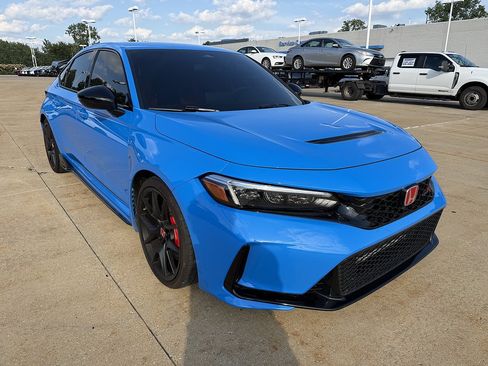 Used 2025 Honda Civic Type R image 2