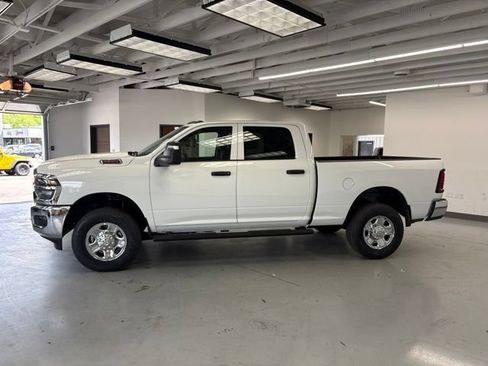 New 2026 RAM 3500 Tradesman AWD/4WD image 4