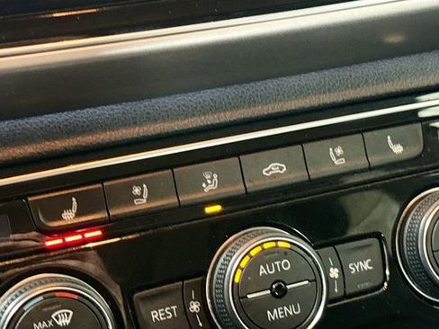 Used 2018 Volkswagen Atlas SEL Premium image 21