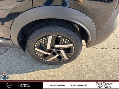 Certified 2025 Nissan Kicks SV w/ Charging Package FWD image 28