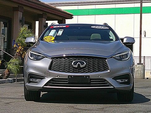 Used 2019 INFINITI QX30 w/ Cargo Package FWD image 9