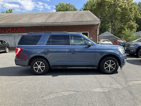 Used 2020 Ford Expedition XLT w/ Equipment Group 202A AWD/4WD image 4