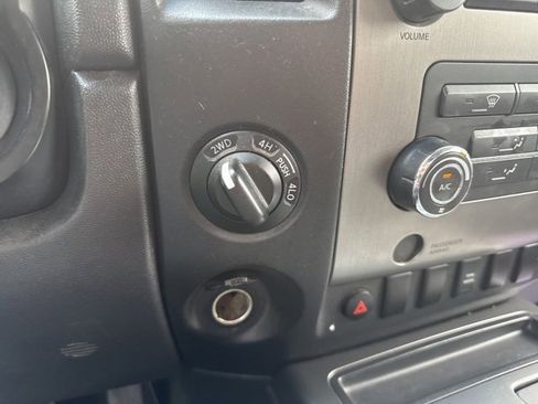 Used 2008 Nissan Titan SE image 17