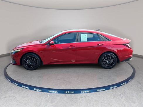 Used 2022 Hyundai Elantra Limited FWD image 9