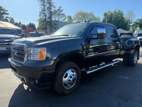 Used 2012 GMC Sierra 3500 Denali AWD/4WD image 4