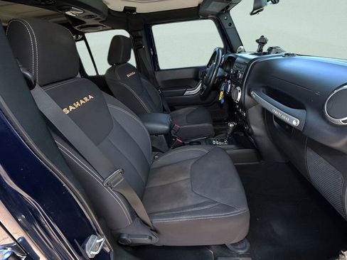 Used 2013 Jeep Wrangler Unlimited Sahara w/ Connectivity Group AWD/4WD image 12
