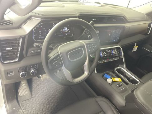 New 2025 GMC Sierra 2500 Denali w/ Denali Reserve Package image 10
