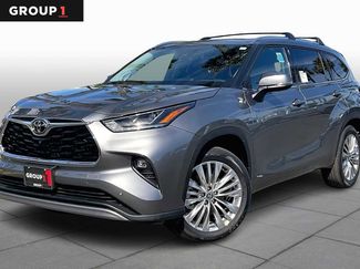 New 2026 Toyota Highlander Platinum video 1