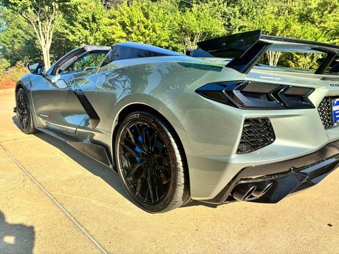 Used 2023 Chevrolet Corvette Stingray Premium Conv w/ Z51 Performance Package RWD image 38
