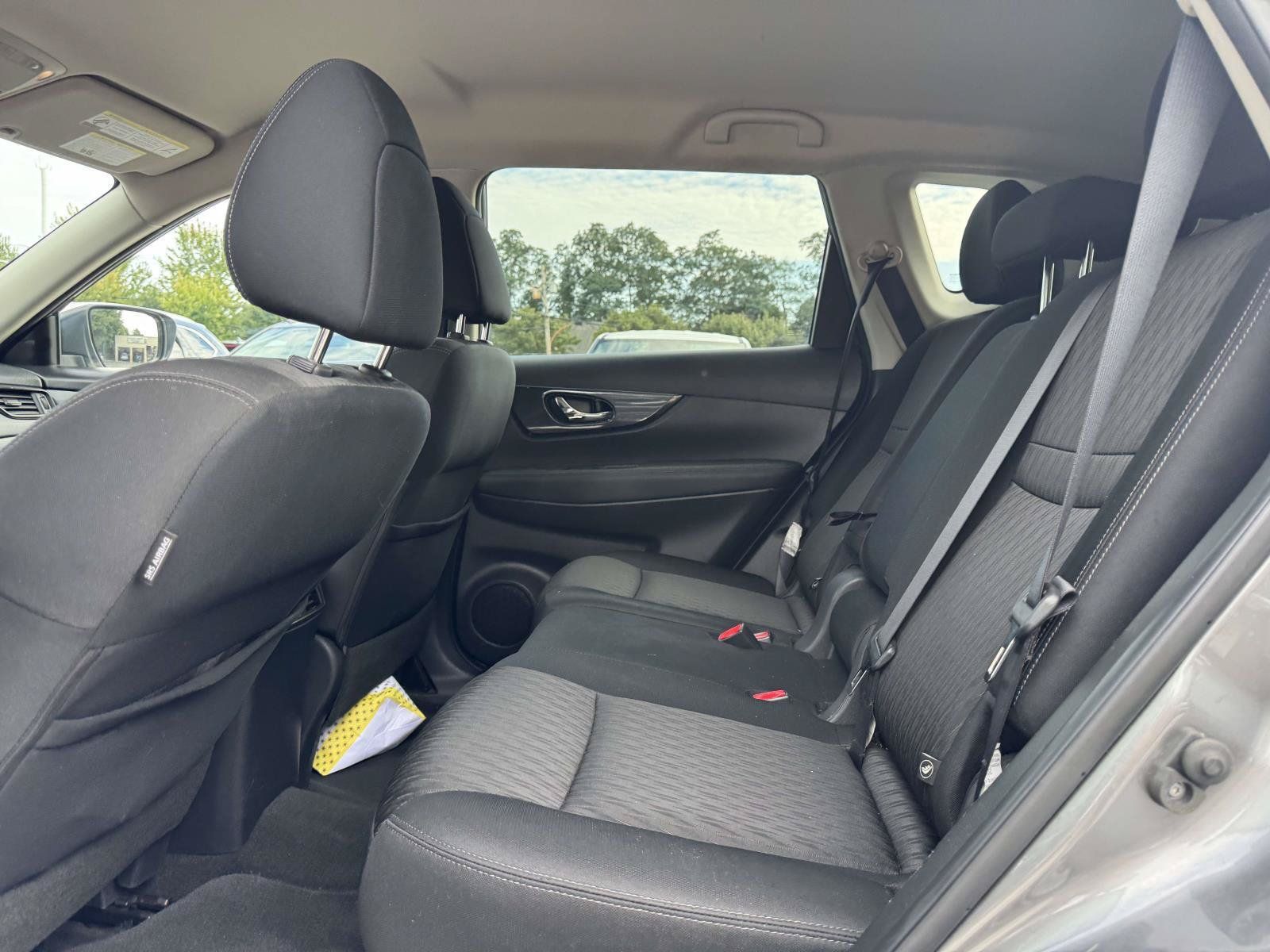 Used 2019 Nissan Rogue SV AWD/4WD image 9